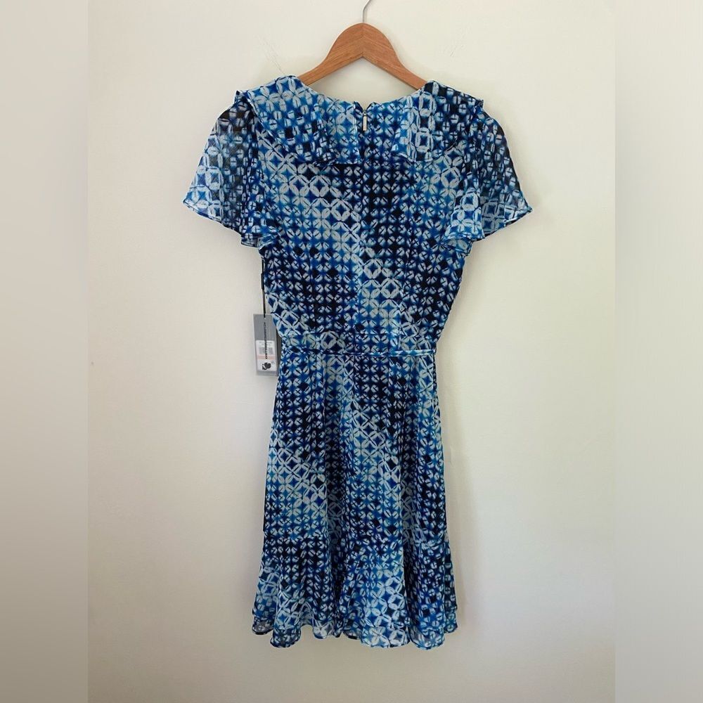 KARL LAGERFELD PARIS  Blue Printed Flutter Sleeve Dress - Picture 8 of 16